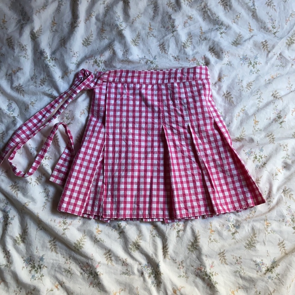 Burberry pink plaid pleated wrap mini skirt size 4 good condition